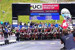 XMOZU | Experimenta la velocidad y la pasión de UCI Mountain Bike WORLD CUP